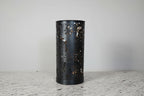 Lampada da tavolo artigianale in metallo intarsiata nera 16x16x32cm INDIA WORLD