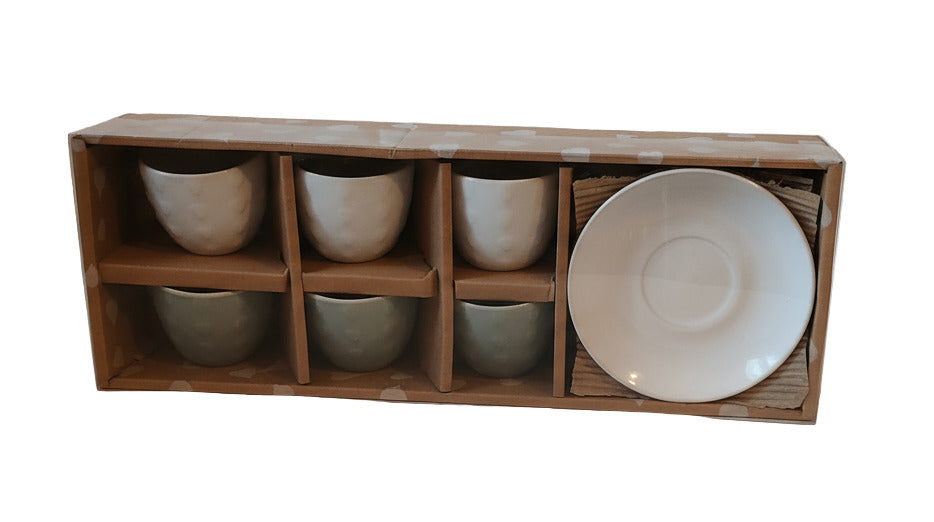 Set 6 tazzine e piattino assortite con cuore disponibile in 2 combinazioni