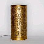 Lampada da tavolo artigianale in metallo intarsiata oro 16x16x32cm  INDIA WORLD